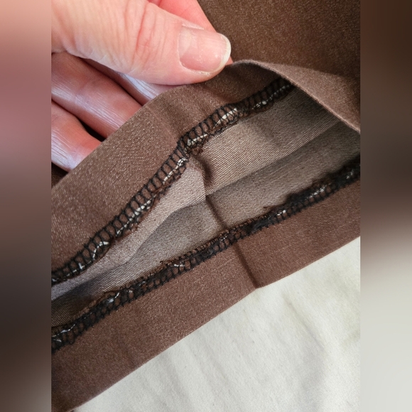 Index Petite | Beautiful Brown Capris, Size 14P - Picture 9 of 9